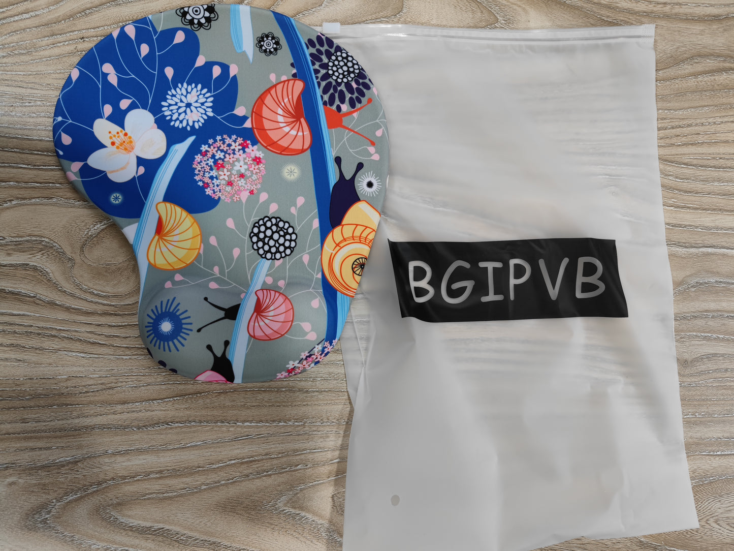 BGIPVB Ergonomic Mouse Pad with Gel Wrist Rest Support Gaming Mouse Pad